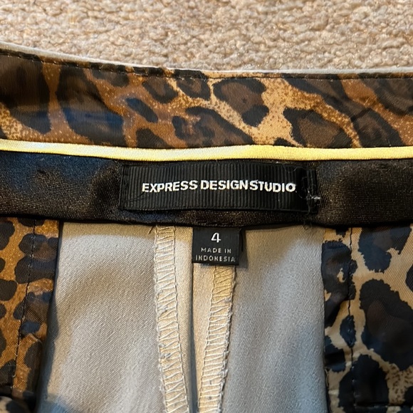 Express Short - Picture 5 of 6